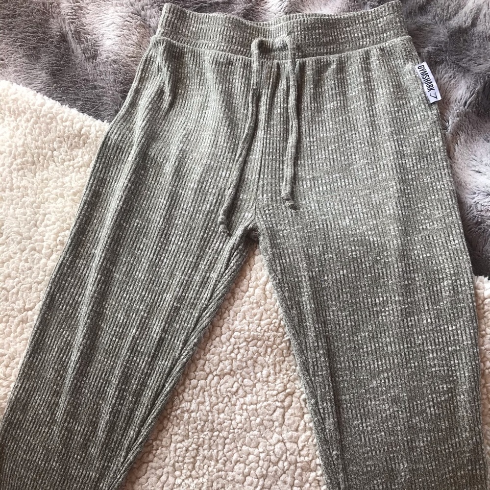 Green Gymshark Slounge leggings